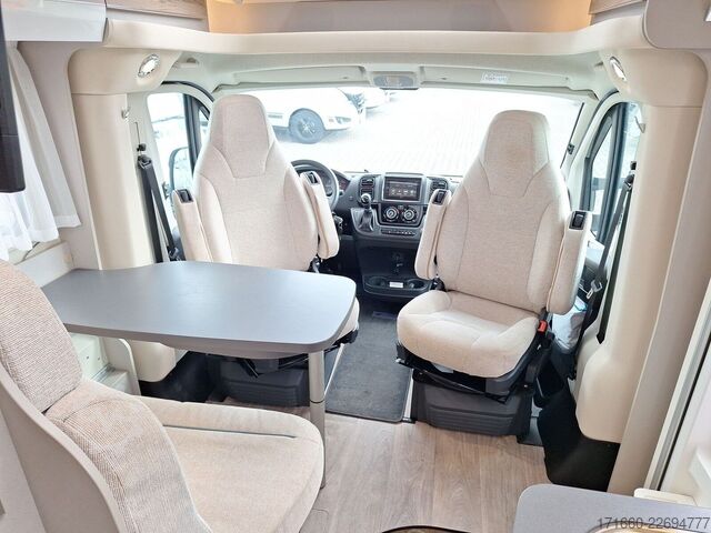 Halvintegrerad husbil HYMER/ERIBA Exsis-t 474
