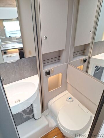 Halvintegrerad husbil HYMER/ERIBA Exsis-t 474