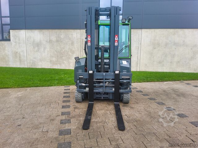4-Wege Stapler Combilift CBE 3000