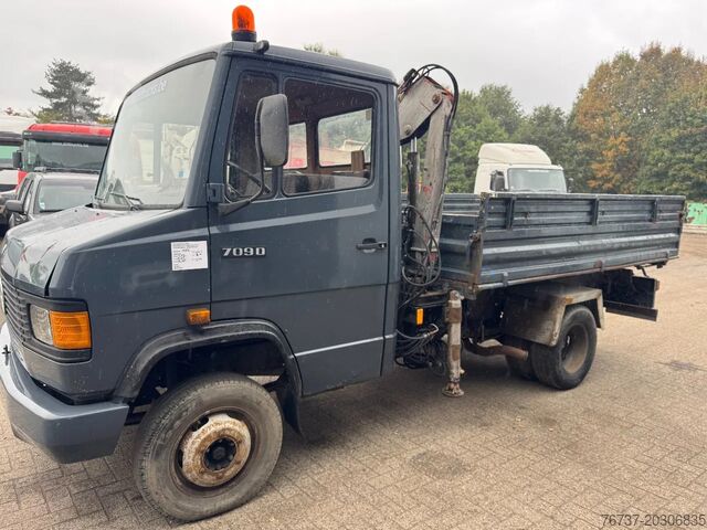 Kipper mit Kran Mercedes-Benz 709D **709D-TIPPER+CRANE-BELGIAN TRUCK**
