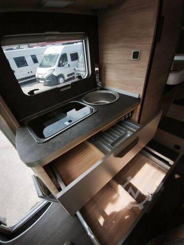 Półzintegrowany kamper KNAUS Van TI PLUS Platinium Selection 650 MEG,Automat