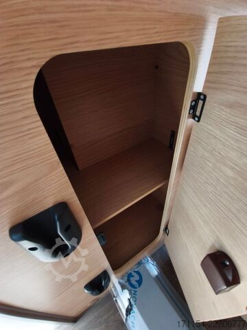 Kamper LMC Innovan pure 640, Automatik,Längsbetten,Model 27