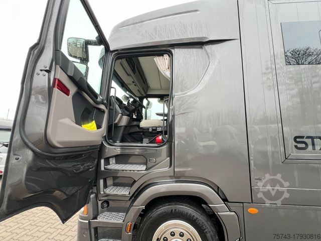Cattle truck SCANIA S 500 STX  5 Pferde  POP-OUT, POP-UP Küche unten