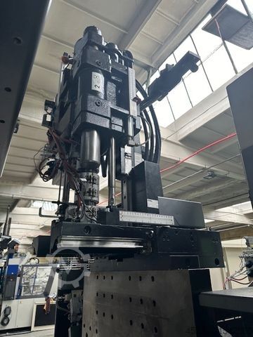 Injection molding machine Engel Victory 330H/200V/140 combi Ecodrive