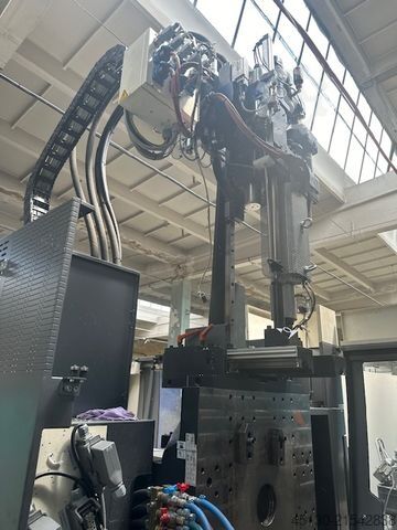 Máquina de moldagem por injeção Engel Victory 330H/200V/140 combi Ecodrive