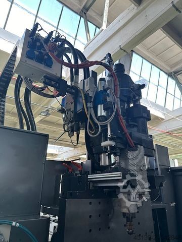 Máquina de moldagem por injeção ENGEL Victory 330H/80V/160 combi Ecodrive