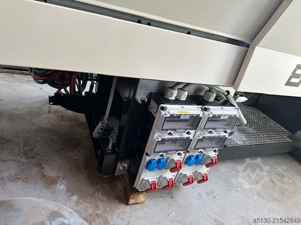 Máquina de moldagem por injeção ENGEL Victory 330H/80V/160 combi Ecodrive