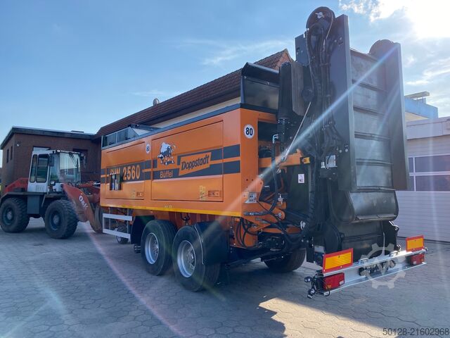 Single shaft shredder Doppstadt DW2560 Büffel - self drive - Magnet
