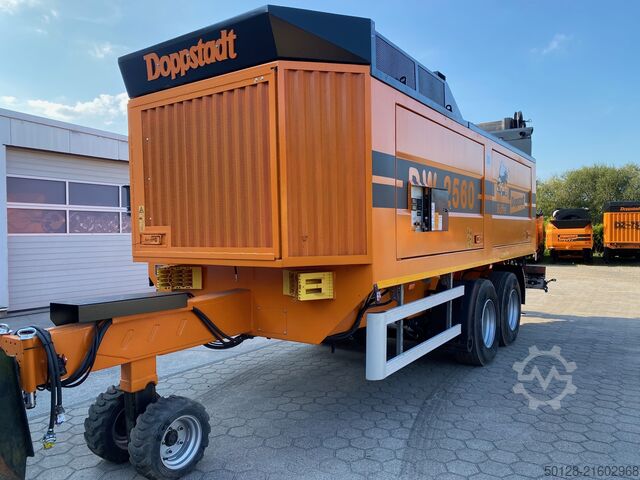 Single shaft shredder Doppstadt DW2560 Büffel - self drive - Magnet