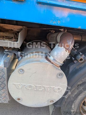 Vrachtauto met open laadbak VOLVO FM12-380 / 8X4 / 28m Hiab Kran / WINCH