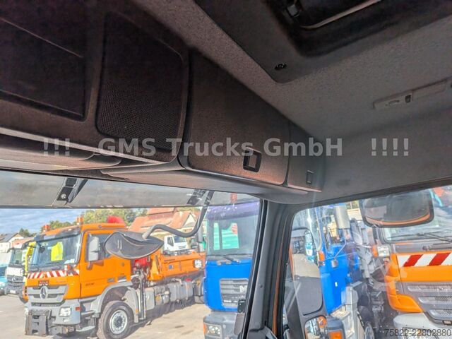 Vrachtauto met open laadbak VOLVO FM12-380 / 8X4 / 28m Hiab Kran / WINCH