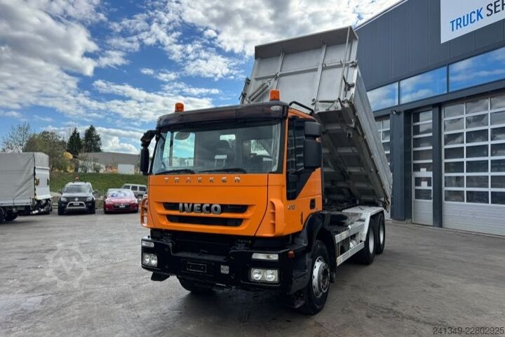 Autocarro ribaltabile IVECO Trakker 410 6x4 Moser
