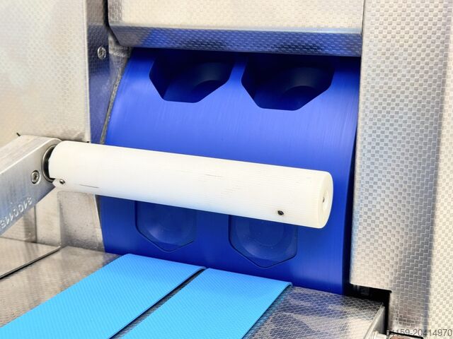 Kleinbroodmachines König Mini Rex 4000 with formstation