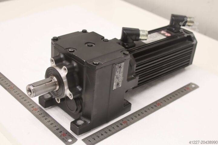 Servo-motorreductor 0,8 kW 144 rpm Lenze MCA 10140-RS0B0 G50BH121MVAR3C00