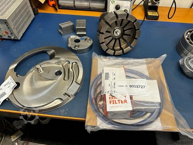 Machine de remplissage sous vide HANDTMANN VF-628