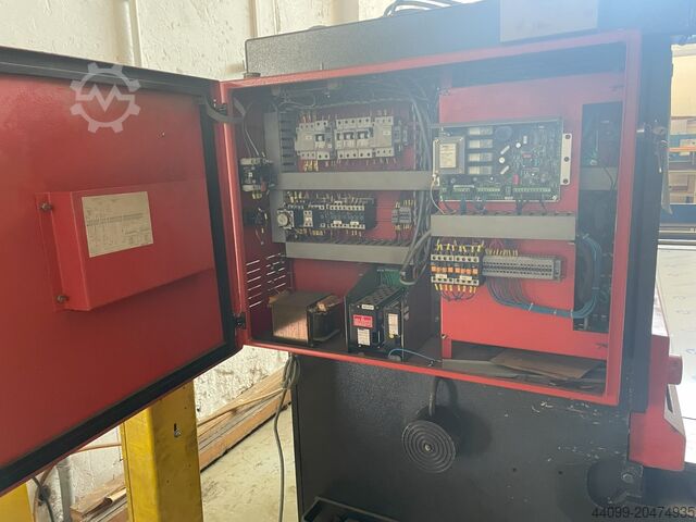 Tijeras de guillotina AMADA GPX 630