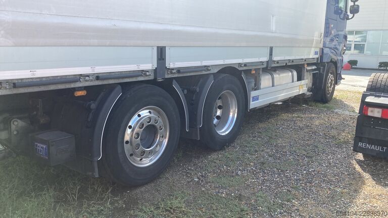 Standardní tahač DAF XF 530