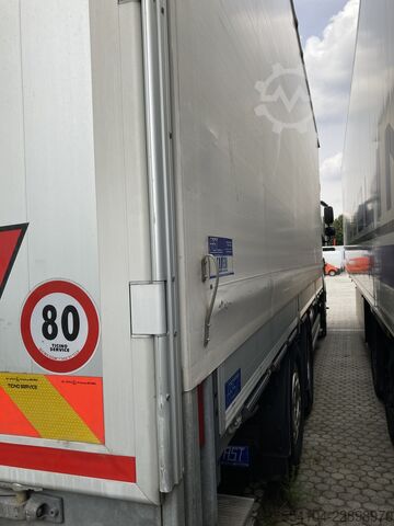 Standardní tahač DAF XF 530