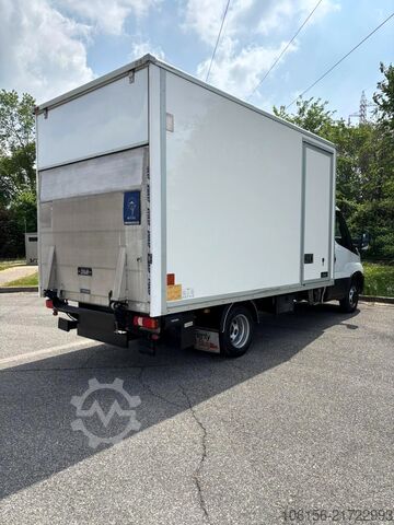 Skåpbil med baklucka Iveco Daily 35