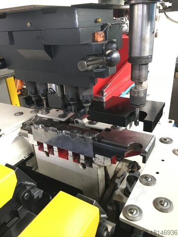 Lochstanzmaschine Muhr und Bender / Mubea VP 1000