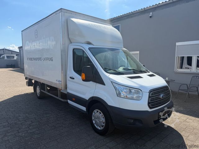 Transporter mit Koffer FORD .Tüv 12/6