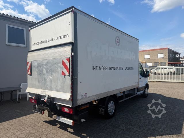 Transporter mit Koffer FORD .Tüv 12/6