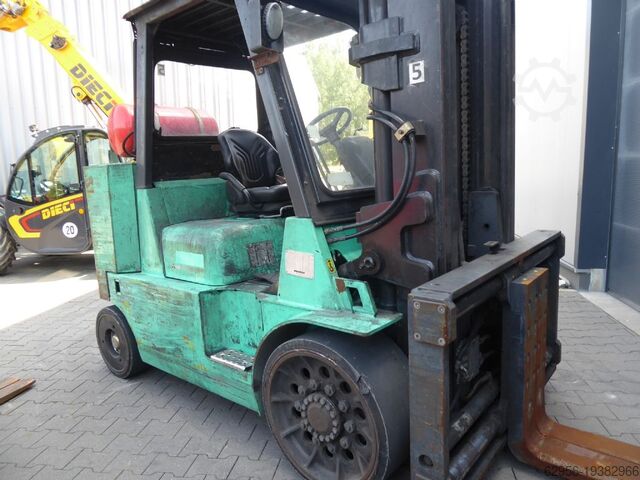 Treibgasstapler Mitsubishi FGC70K Kompaktstapler