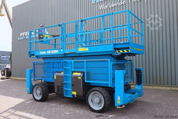 Elevador de tijera Genie GS5390 Diesel, 4x4 Drive, 18.15m Working Height, 6