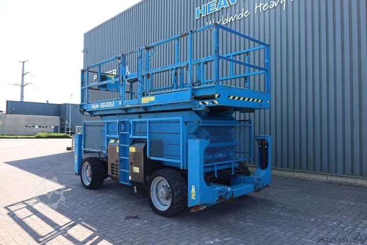 Elevador de tijera Genie GS5390 Diesel, 4x4 Drive, 18.15m Working Height, 6