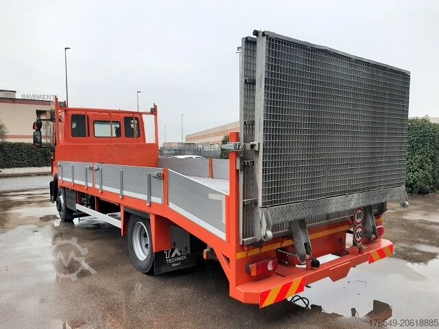 Plataforma de transporte de veículos Iveco ML 120-190