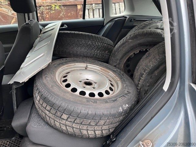 Pick-up VOLKSWAGEN Tiguan Track & Field 4Motion - MOTORSCHADEN -