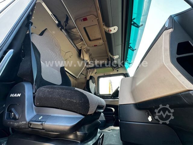 Standard tractor unit MAN TGX 26.500 6x2 Blatt-/Luft