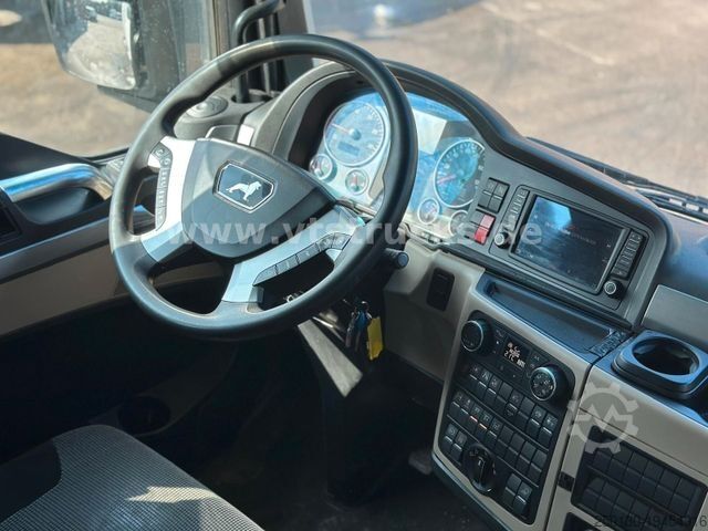Standard tractor unit MAN TGX 26.500 6x2 Blatt-/Luft