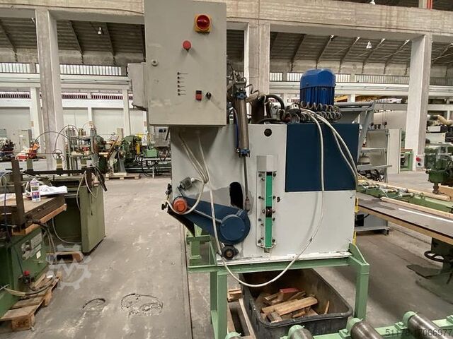 Hydraulische pers voor afkorten en lange houten stukken