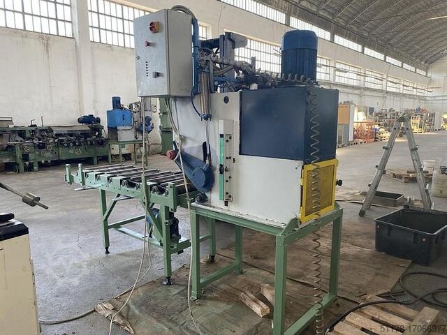 Hydraulische pers voor afkorten en lange houten stukken