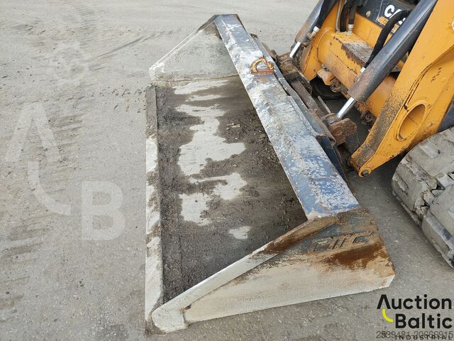 Carregador de lagartas Case TR 320