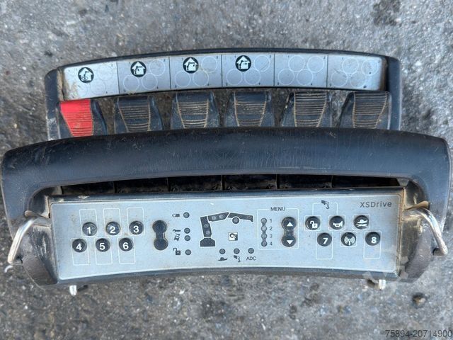 Jeřáb na nákladním automobilu IVECO TRAKKER * HIAB 211 E - 6 HIDUO+ FUNK / 8x4 *TOP