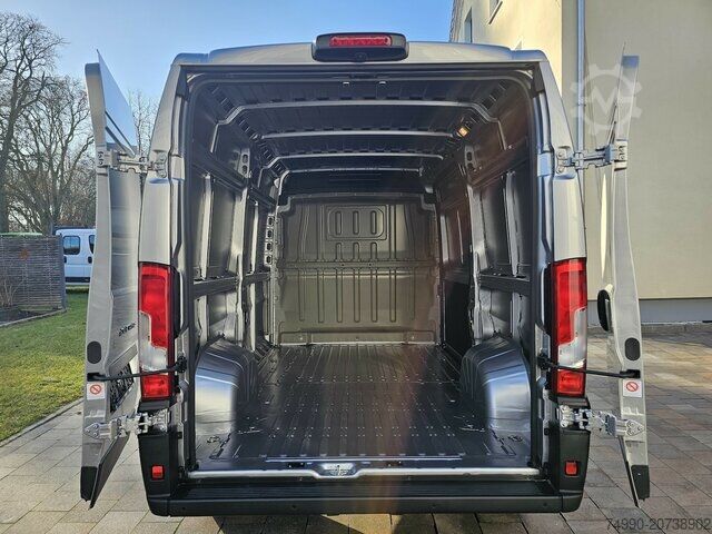 High top van Fiat Ducato 35 Automatik L2H2 180 Voll-LED V-Cockpit