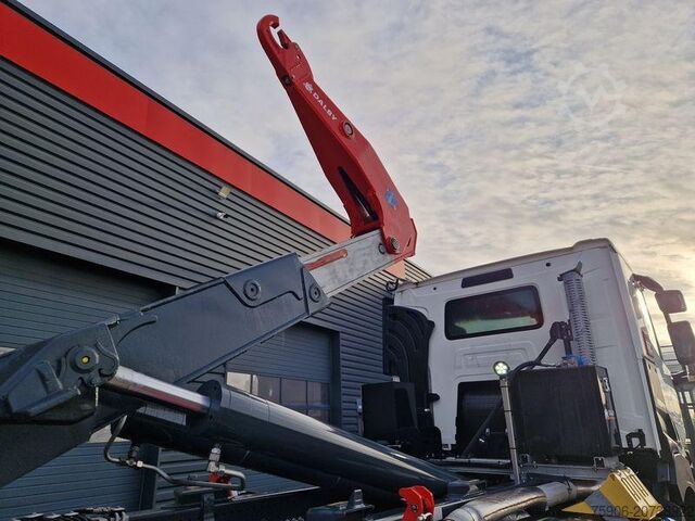 Tipper truck Renault Gamme K