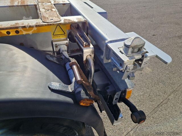 Semi-remorque pour matériaux longs Lecitrailer PORTE CONTENEURS MULTI POSITIONS