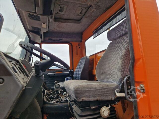 Camion plateau Mercedes Unimog