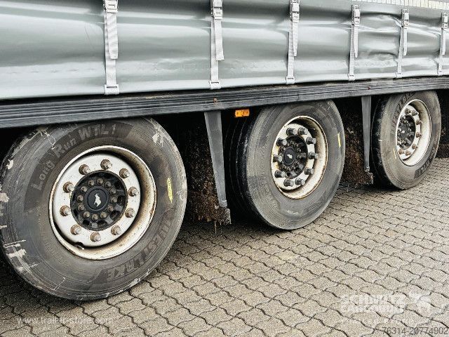 Öppen semitrailer med kapell Schmitz Cargobull Curtainsider Mega Getränke