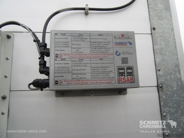 Brandalı açık yarı römork Schmitz Cargobull Curtainsider Standard Getränke