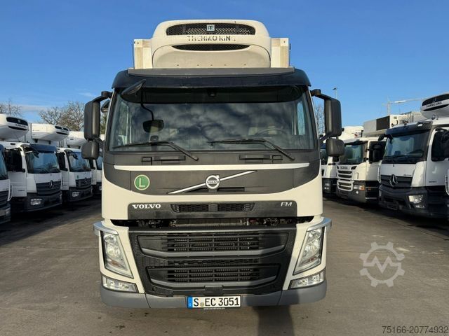 Refrigerated truck VOLVO FM 370 Fernverkehr Kühlk.7,9m LBW RMOKING