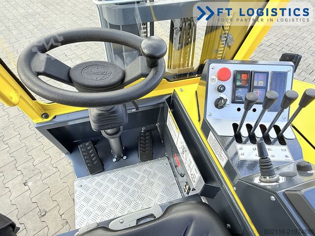 Stivuitor cu patru direcții Combilift CB2500 GAS TRIPLEX 4900 FORK POSITIONER