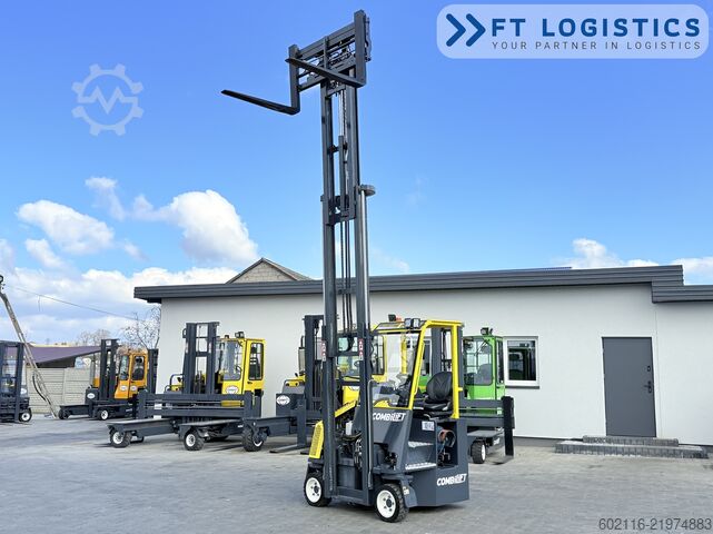 Stivuitor cu patru direcții Combilift CB2500 GAS TRIPLEX 4900 FORK POSITIONER