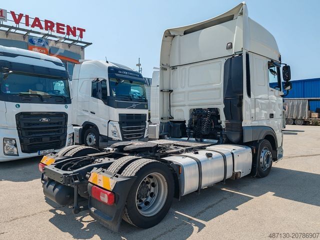 Zapreminski vučni traktor DAF XF 106.480 SSC MEGA