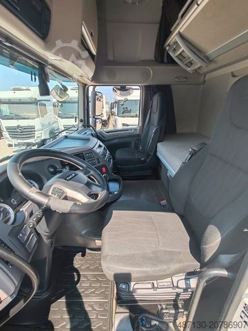 Zapreminski vučni traktor DAF XF 106.480 SSC MEGA