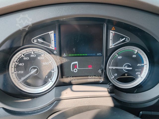 Zapreminski vučni traktor DAF XF 106.480 SSC MEGA