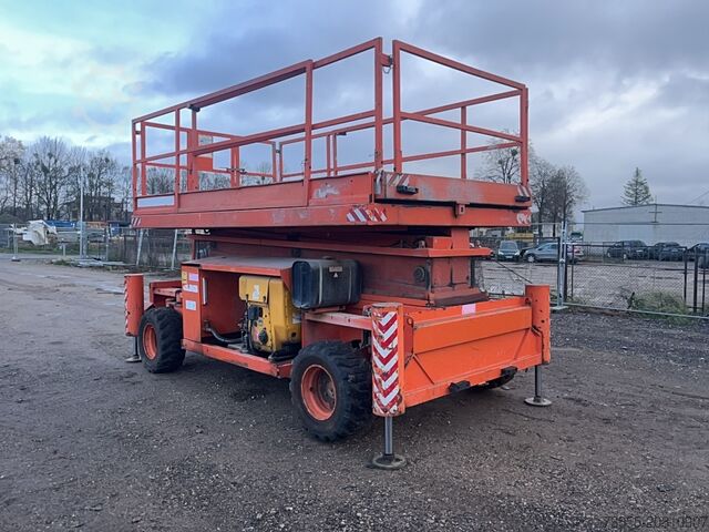 Mesa elevadora de tijera Holland-Lift Q135-DL24 Monostar (13.5 m)